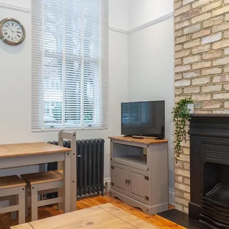 Stylish 1 Bdr Apt Wcommunal Garden, Greenwich Londra Esterno foto