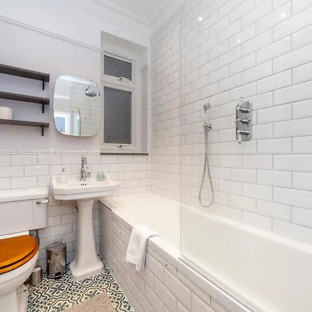 Stylish 1 Bdr Apt Wcommunal Garden, Greenwich Londra Esterno foto